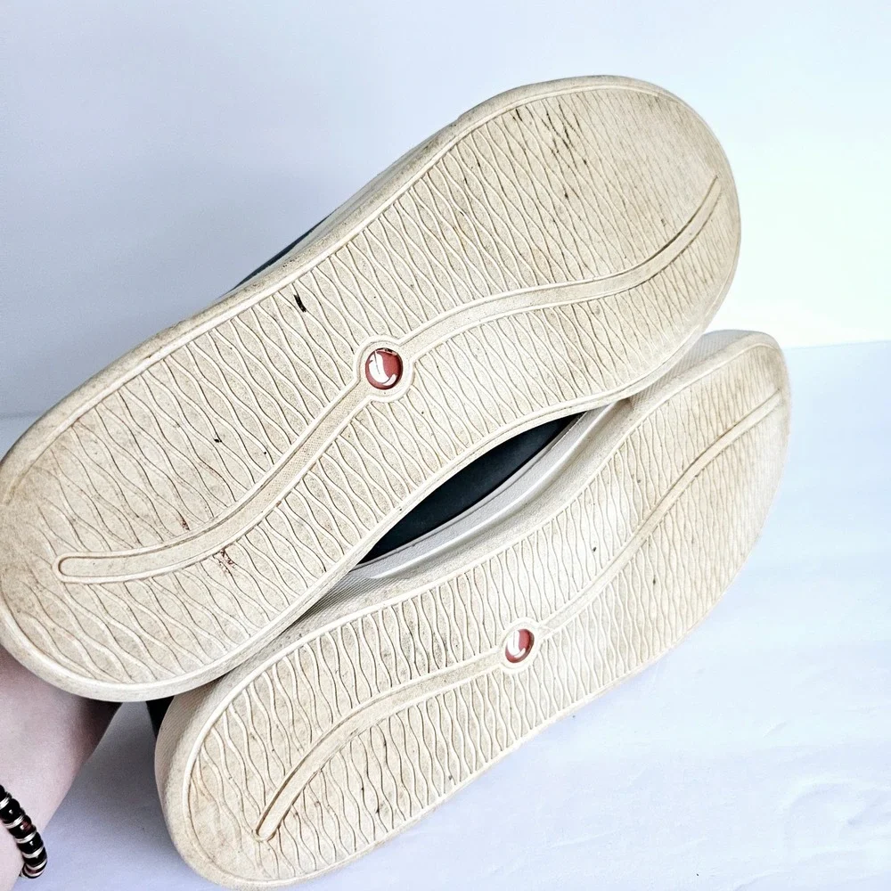 Clarks unstructured un